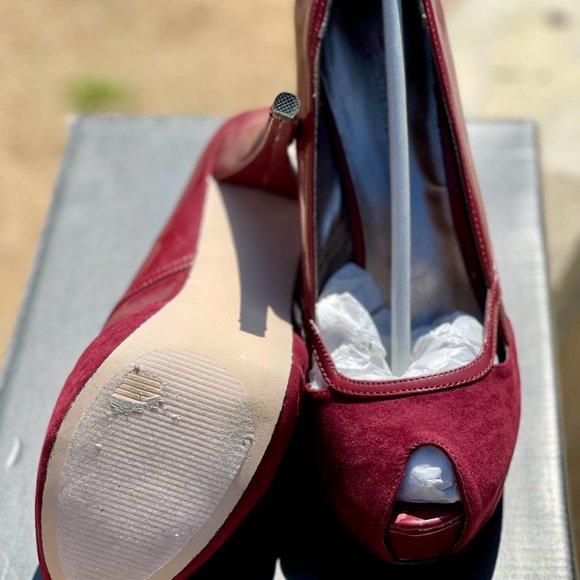 JUST FAB Burgundy Heels Sz 8.5 - Picture 2 of 3